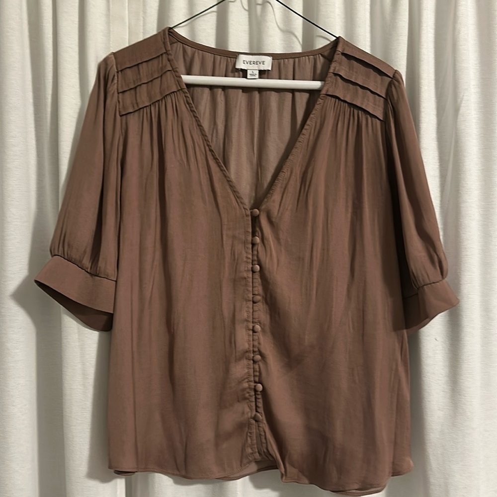 Evereve satiny button front top large